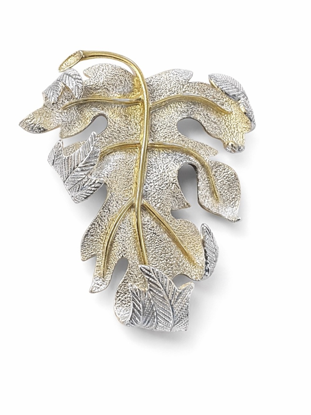 Vintage Sarah Coventry Gold Tone Leaf Brooch – Textured Two-Tone Statement Pin‎